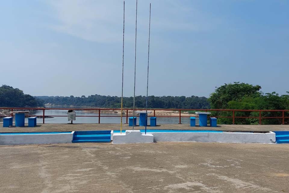 Equipes trabalham nos últimos ajustes para o Festival de Praia em Fortaleza do Abunã