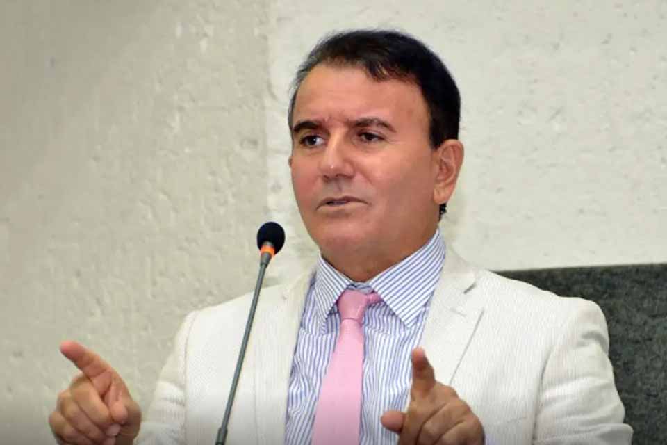 PF mira prefeito de Palmas em operação sobre vazamentos no STJ