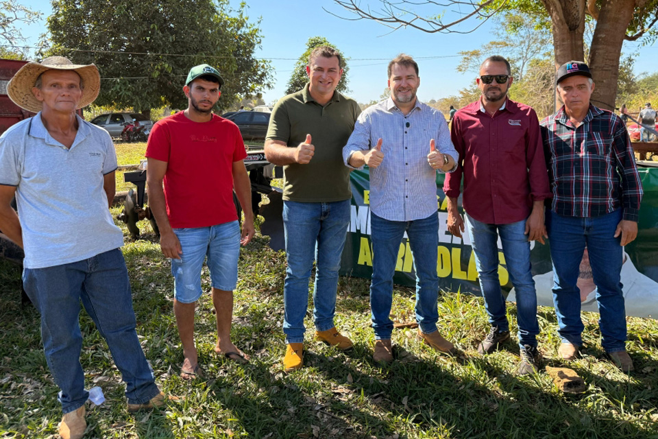 Presidente da Assembleia prestigia entrega de implemento agrícola e reforça apoio ao setor produtivo em Urupá