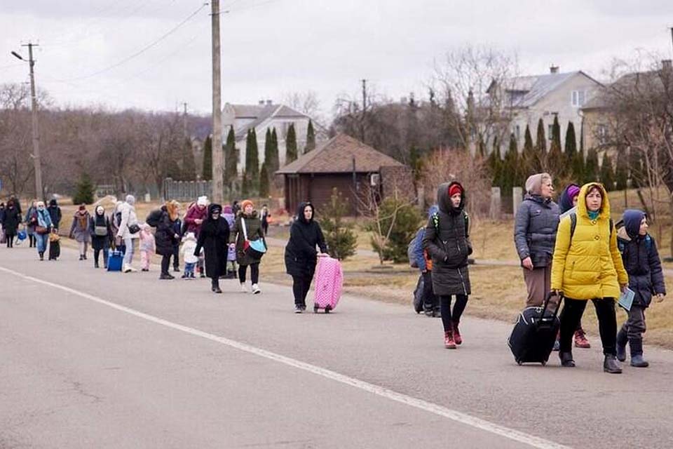 Mais de 13.500 ucranianos saíram da Rússia por corredor humanitário