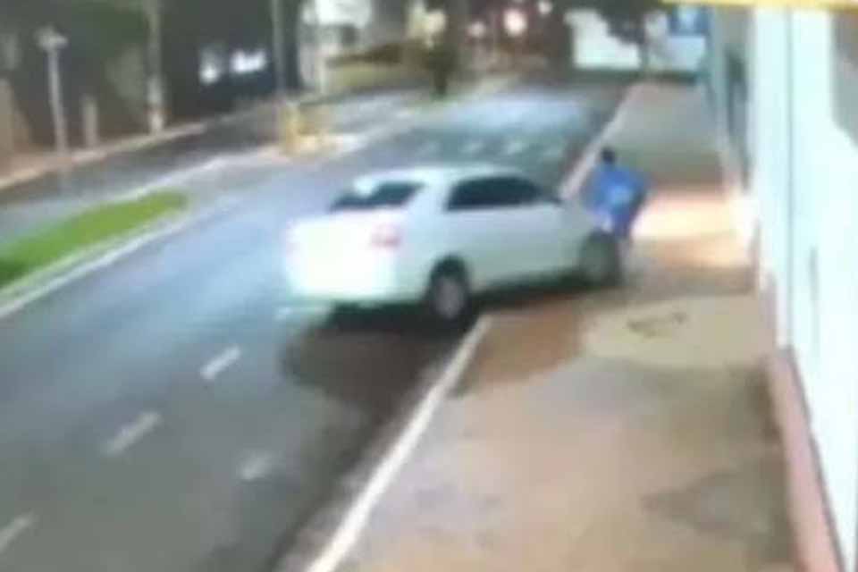 Padre atropela suspeito de furtar igreja em Santa Cruz do Rio Pardo e foge sem prestar socorro; vídeo