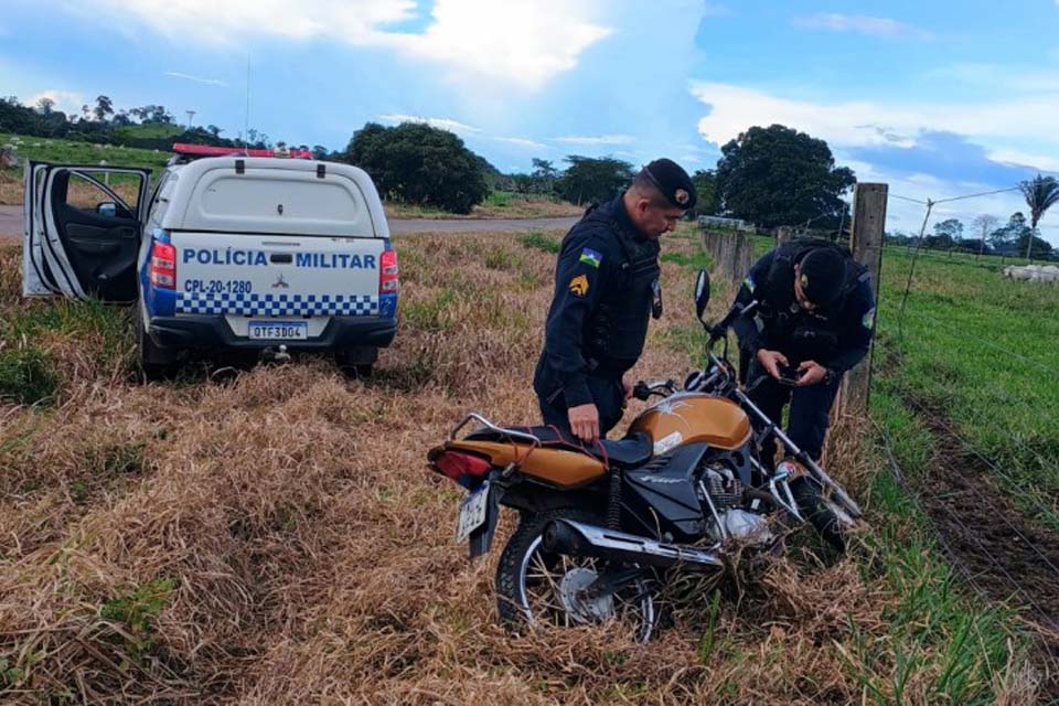 PM frustra ação suspeita e apreende motocicleta com placa adulterada