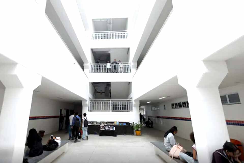 Escola em tempo integral deve ter jornada mínima de 35 horas semanais