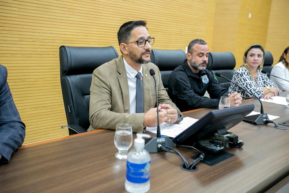 Deputado Anderson cobra instalação de bases da PM no Orgulho do Madeira, Morar Melhor e Cristal da Calama