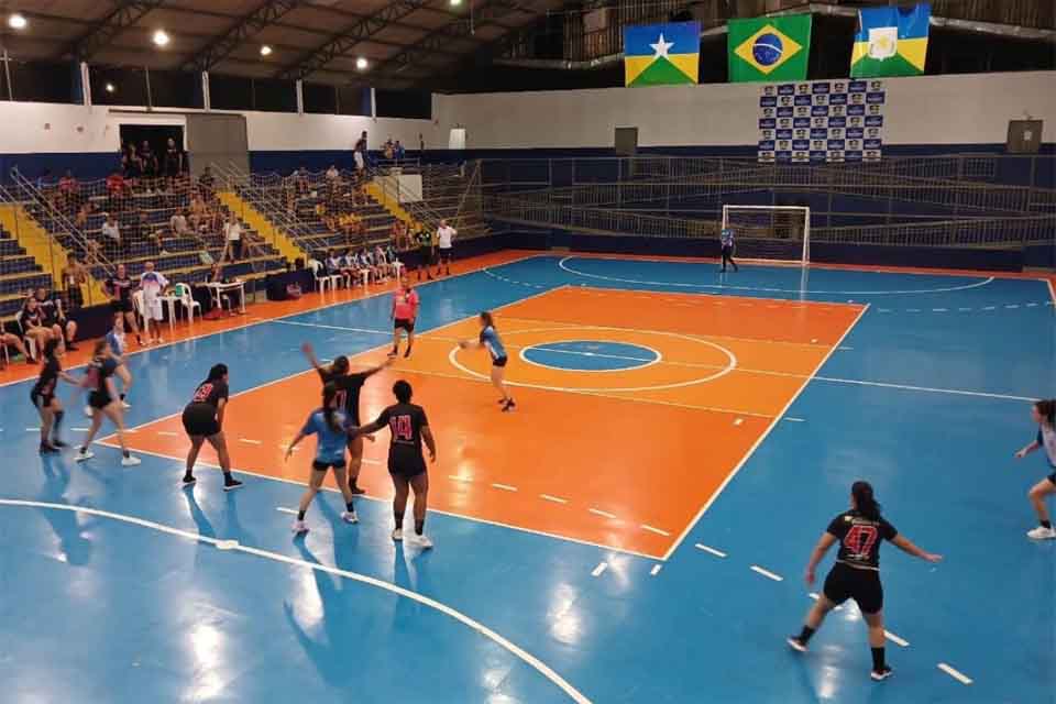 Disputas acirradas no masculino e feminino marcam o 5º Open Jaru de Handebol