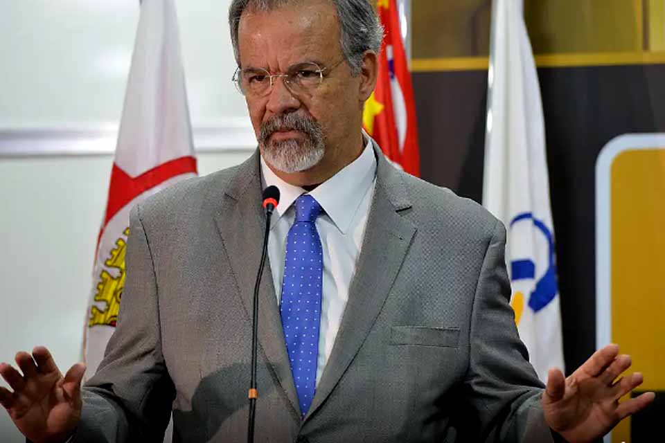 Políticos de todas tendências homenageiam Raul Jungmann