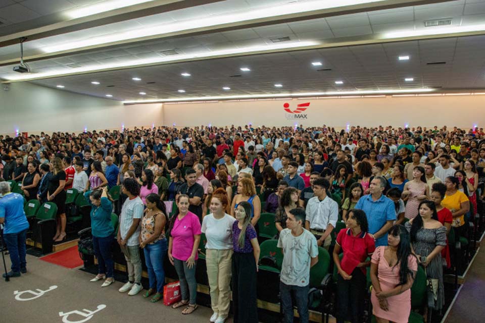 Estudantes celebram a chance de formação superior com bolsa integral no Programa Faculdade da Prefeitura