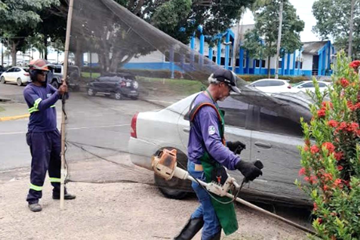 Serviços de roçagem e capina são realizados pela Prefeitura nos bairros
