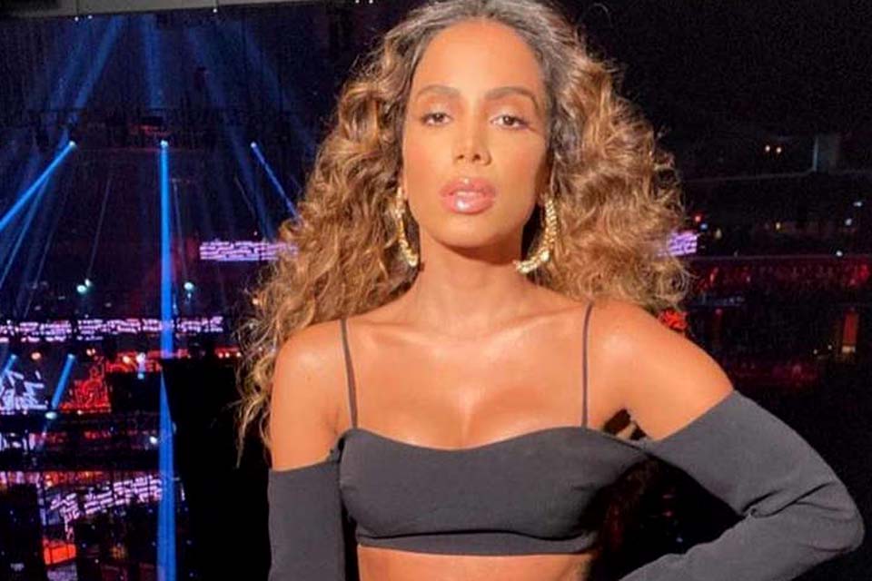 Anitta participa de evento especial do Grammy Latino em homenagem às mulheres