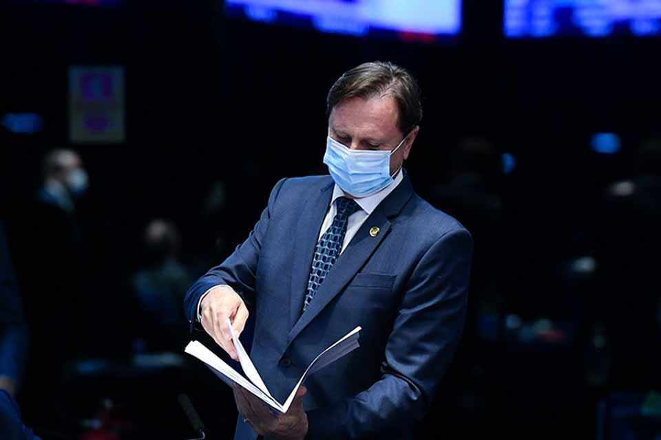 Projeto apresentado pelo senador Acir Gurgacz prevê que CLT regule trabalho de motoristas de aplicativo 