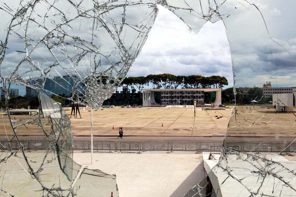 STF torna réus mais 250 investigados pelos atos golpistas