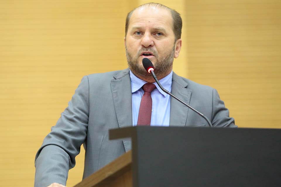 Cirone Deiró busca apoio do governador Marcos Rocha para levar pavimentação asfáltica ao distrito de Divinópolis