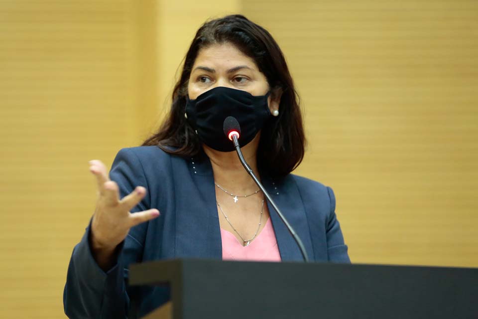 Deputada Cássia Muleta pede atenção do DER para a Rodovia 463