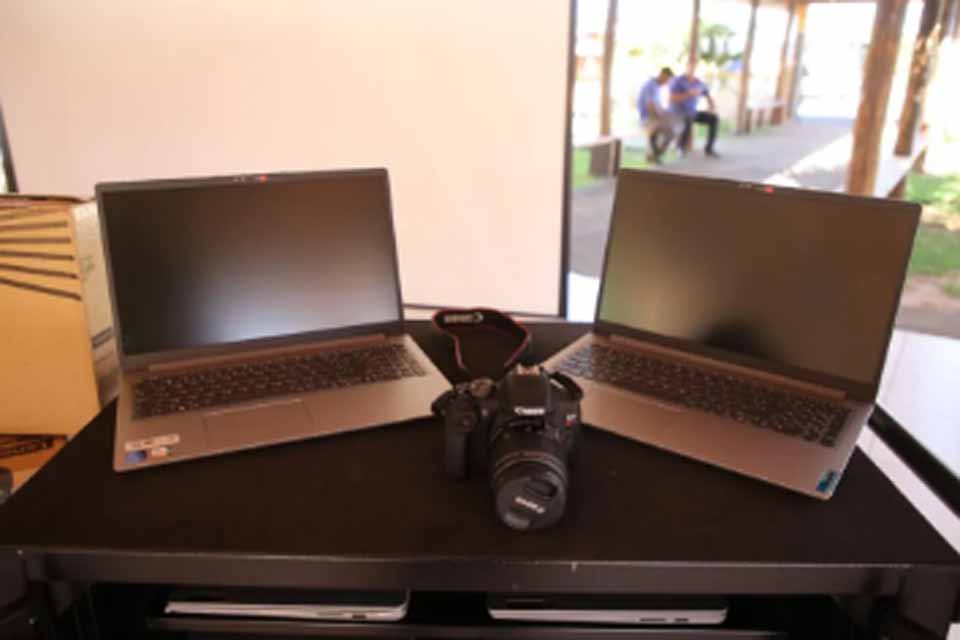 Escola Progresso é premiada com laboratório de informática móvel