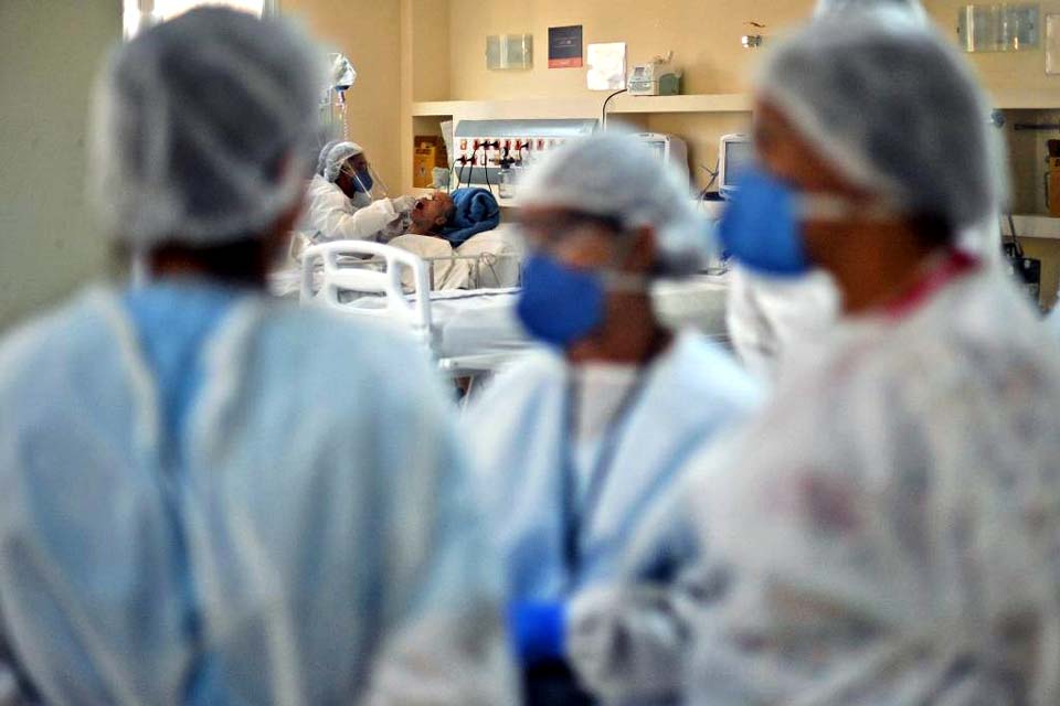 Gestores têm até quinta-feira (18) para atualizar cadastro dos profissionais de enfermagem