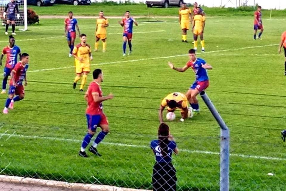 Genus é goleado em casa pelo Barcelona e vê pretensão de classificação se distanciar