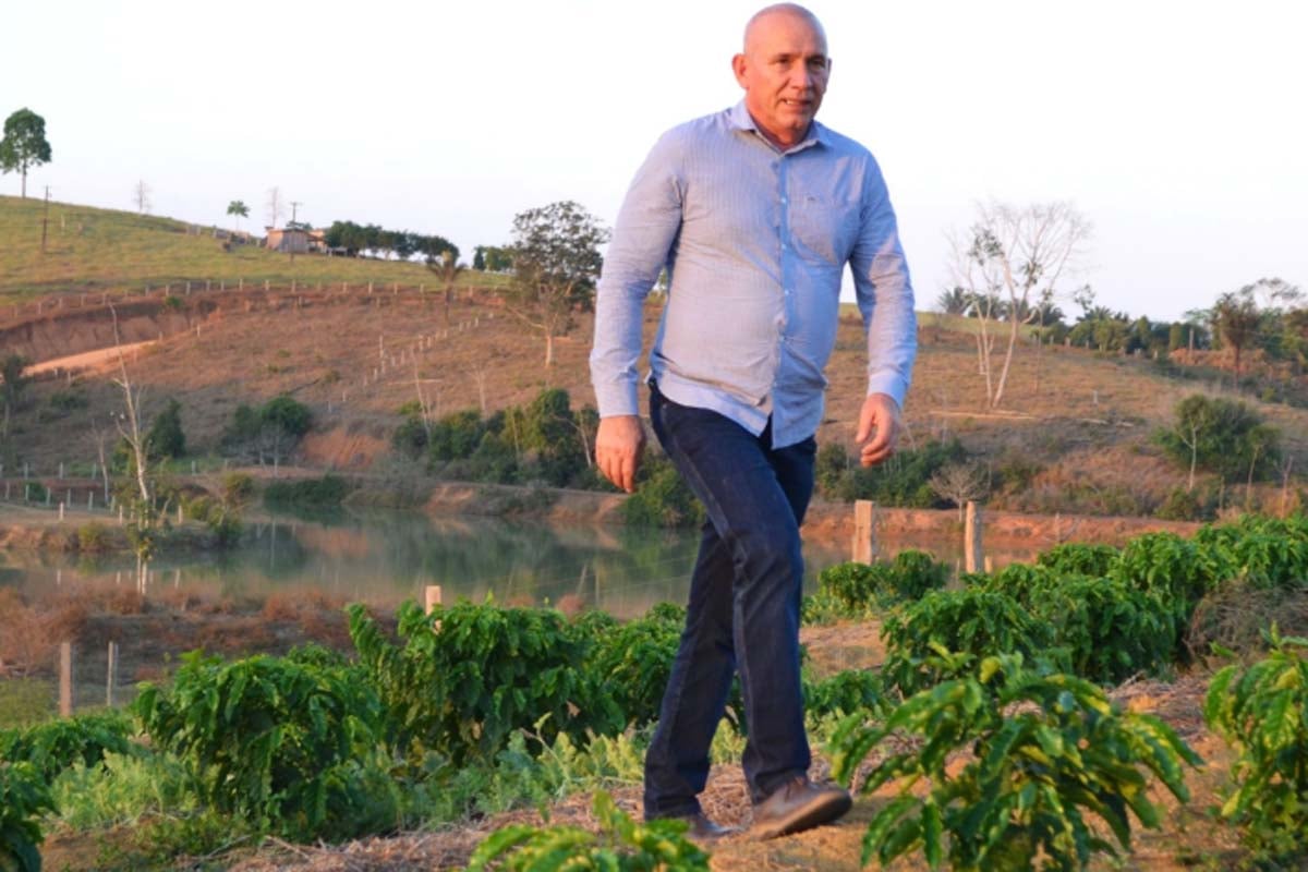 Deputado Ezequiel Neiva garante recurso para corte de morros no PA Belo Horizonte, em Machadinho do Oeste