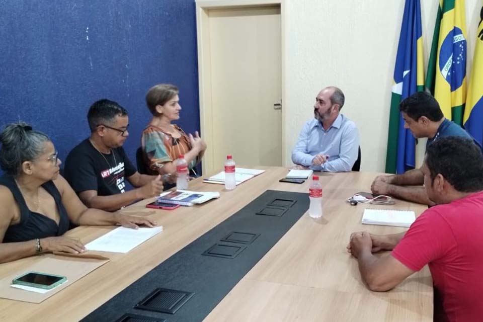 Piso do Magistério e resíduos de horas extras são alguns dos temas debatidos em reunião do SINTERO com a Semad em Porto Velho