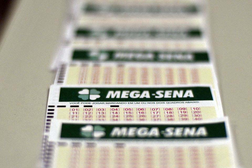Quatro apostas levam o prêmio da Mega da Virada; Cada ganhador vai receber mais de R$ 76 milhões