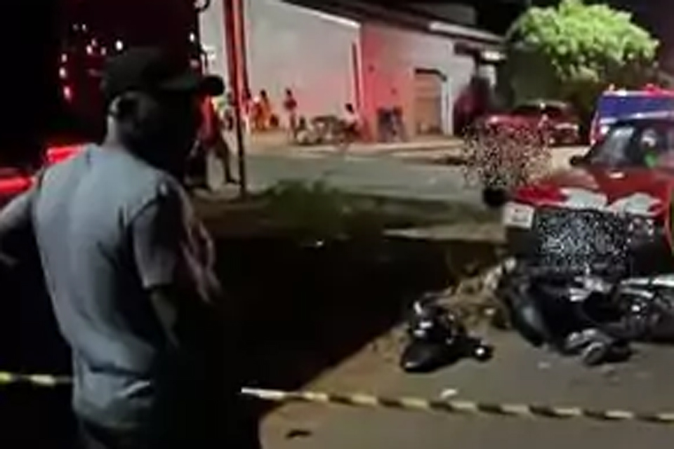 Mulher tem pé arrancado em grave acidente entre carro e moto 