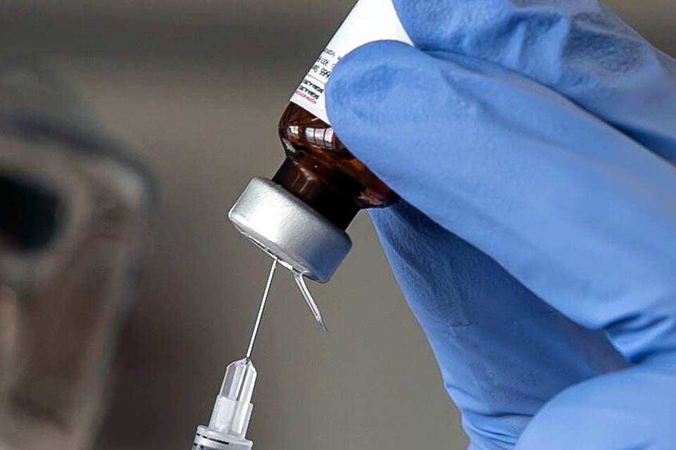 Itamaraty nega proibição para importação de vacinas da Índia