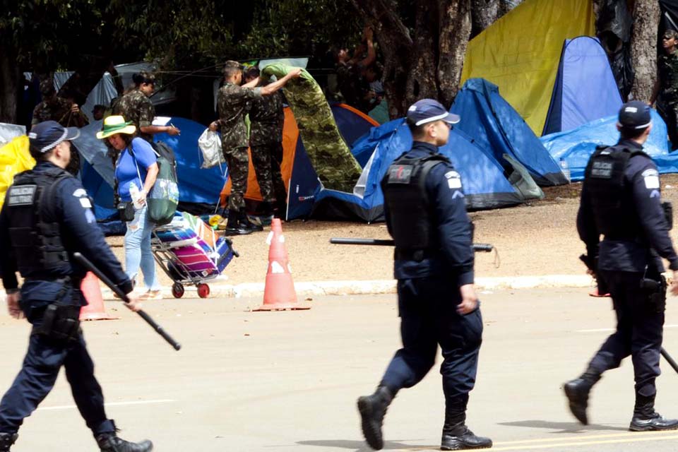 Moraes converte em preventiva 140 prisões por atos golpistas