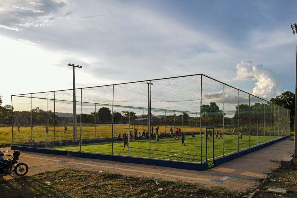 Governo na Cidade: Seosp conclui obras do campo de futebol society no município
