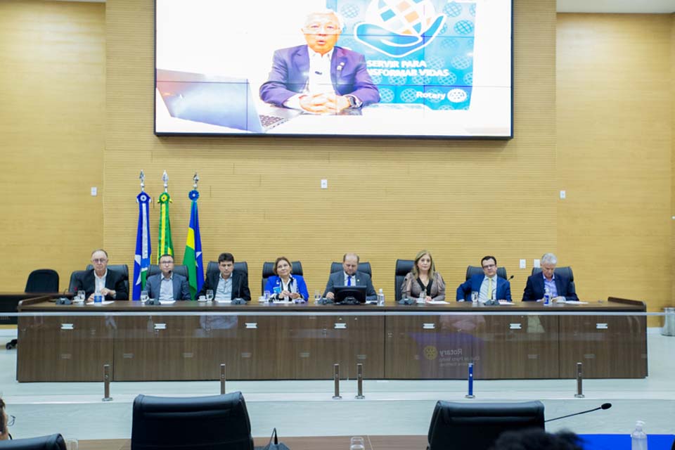 Sessão Solene na Assembleia Legislativa de RO homenageia cooperativas e Rotary Clube Rio Madeira