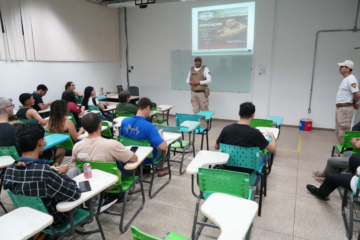Prefeitura reforça conscientização no trânsito com palestra educativa em instituição de ensino
