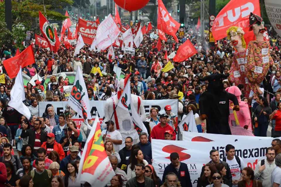 Isenção do IR é vitória dos trabalhadores, dizem centrais sindicais