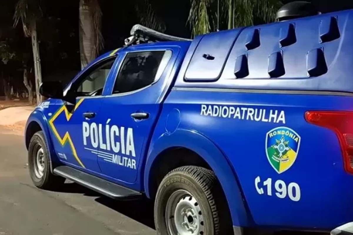 Mulher é brutalmente agredida por namorado em posto de Ji-Paraná