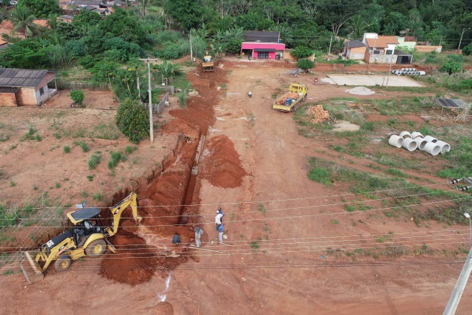 Famílias dos bairros Jardim Itália e Conjunto Halley são beneficiadas com ligação da rede de esgoto