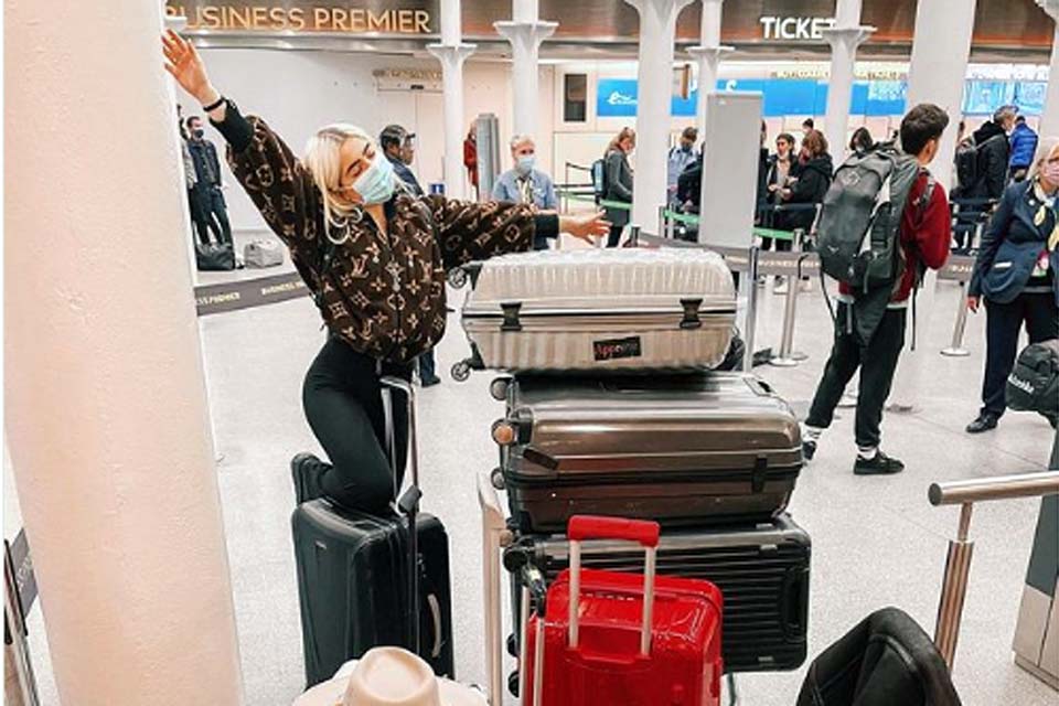 Em meio a polêmicas, Jade Picon diz que não sabe quando volta para o Brasil