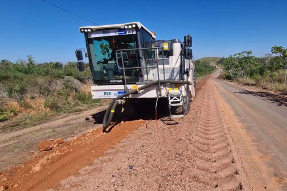 Avançam os serviços de recuperação da pavimentação da rodovia-492 entre município e RO-491