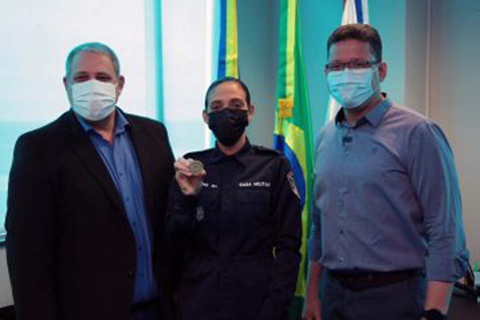 Governo de Rondônia homenageia militares e civis com entrega da Moeda Comemorativa de 40 anos da Casa Militar