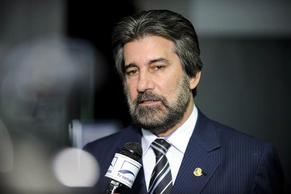 Pensão vitalícia – Procurador opina, superintendente de Marcos Rocha concorda e Valdir Raupp volta à folha de pagamento do Estado 