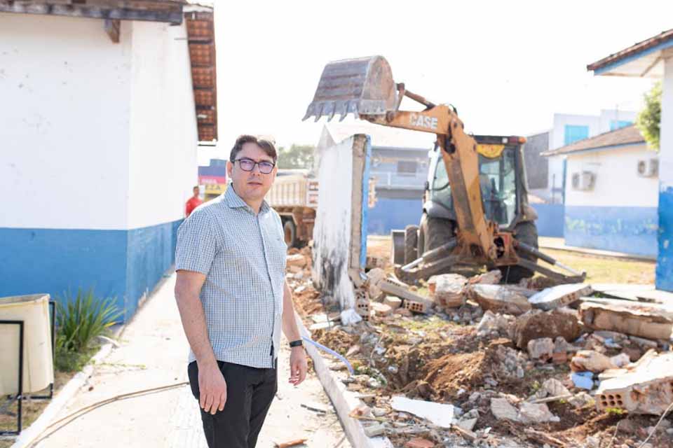 Prefeitura inicia obras de ampliação da Praça da Dom Pedro I