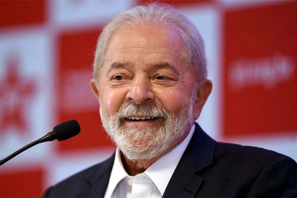 Lula participa de reuniões em Brasília pela primeira vez depois de eleito