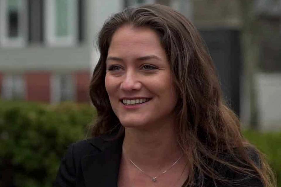 Brasileira lidera pesquisa que deixou 1ª imagem de buraco negro mais nítida