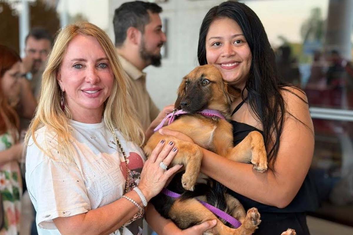 Ieda Chaves participa de feira de adoção de animais que garante 97 lares em Porto Velho