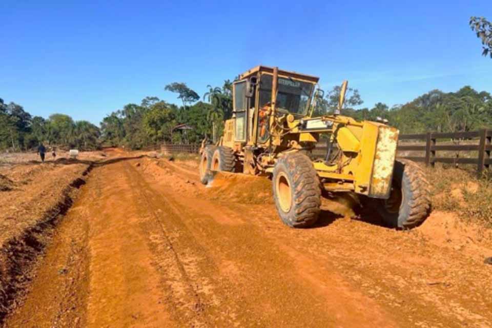 Melhorias em 87 km da RO-460, entre a BR-364 e o distrito Rio Pardo são realizadas pelo governo