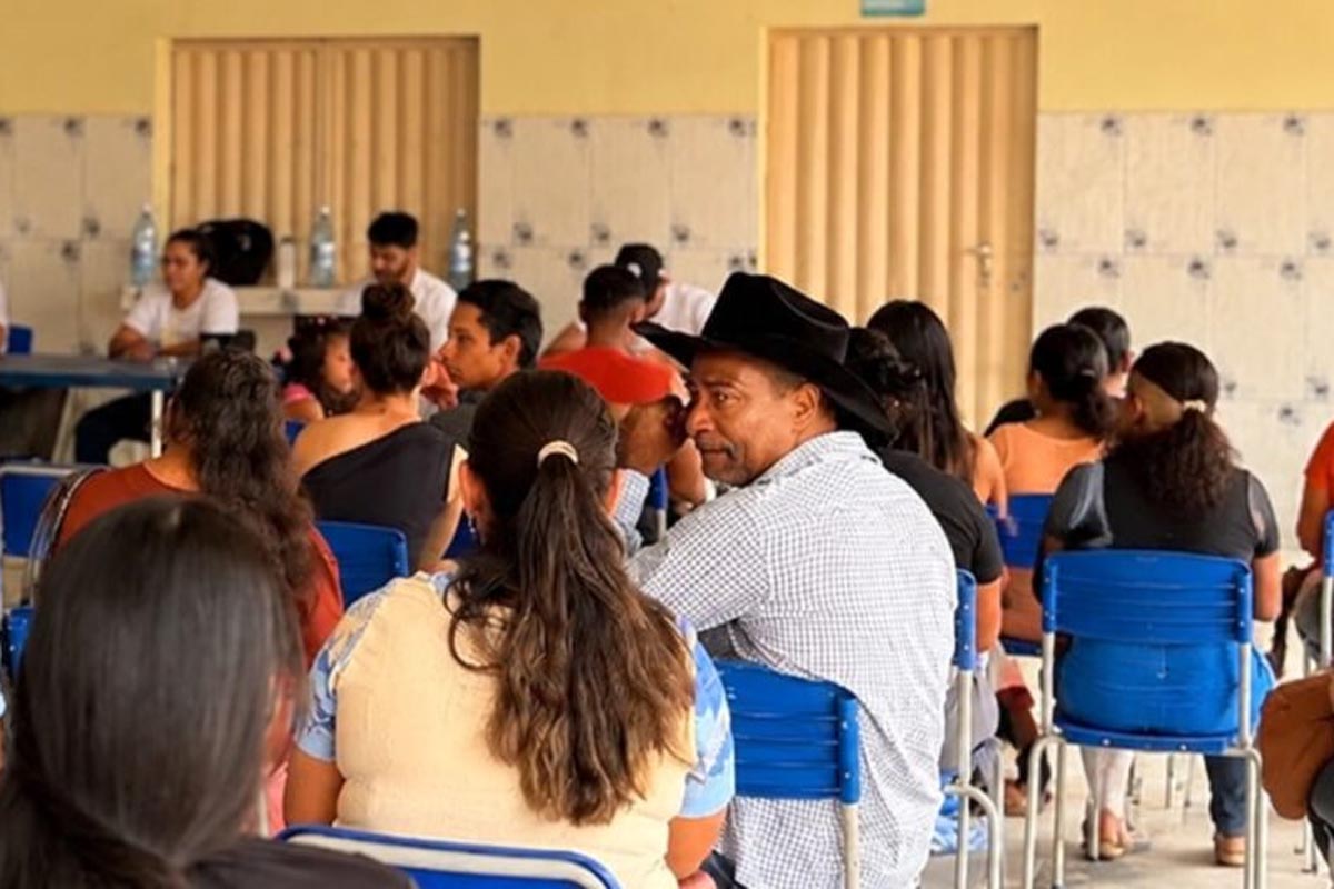 Programa estadual leva, pela segunda vez, serviços essenciais aos moradores de Santa Luzia neste fim de semana