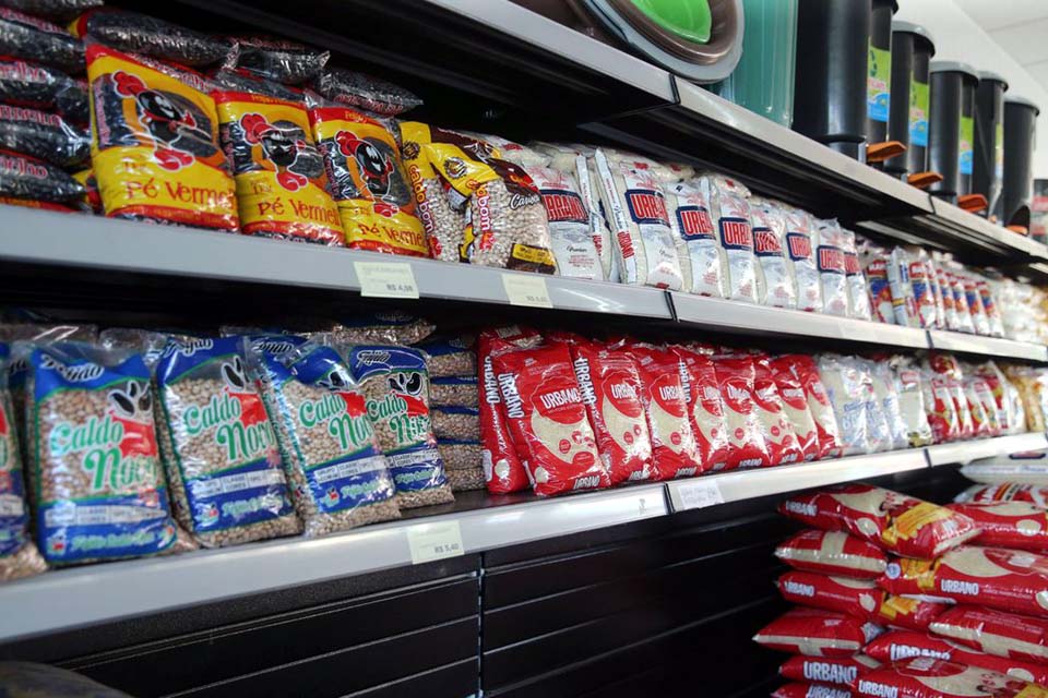 Reforma tributária pode onerar alimentos básicos, alerta especialista