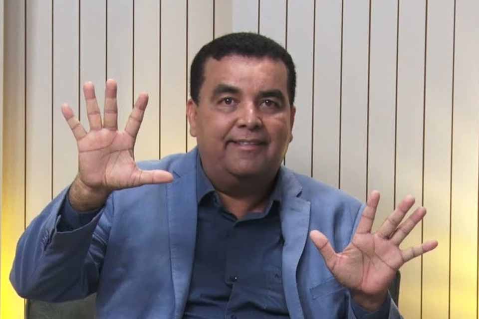 TCE cobra explicações de Garçon após Prefeitura de Candeias pagar mais de R$ 115 mil em rescisão a servidora demitida e reintegrada