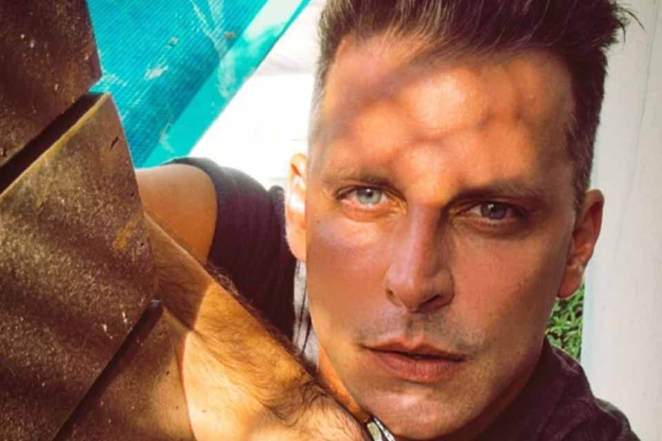 Henri Castelli é criticado por uso de termo racista em publicação no Instagram