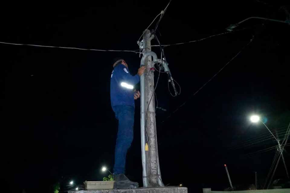 Prefeitura realiza manutenção na iluminação do Beira Rio Cultural