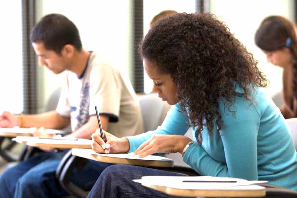 Fies 2025 abre inscrições para mais de 58 mil vagas remanescentes