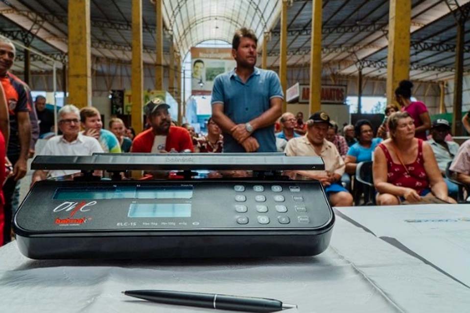 Modernização na Medida: Feirantes do município de Cacoal recebem novas balanças digitais
