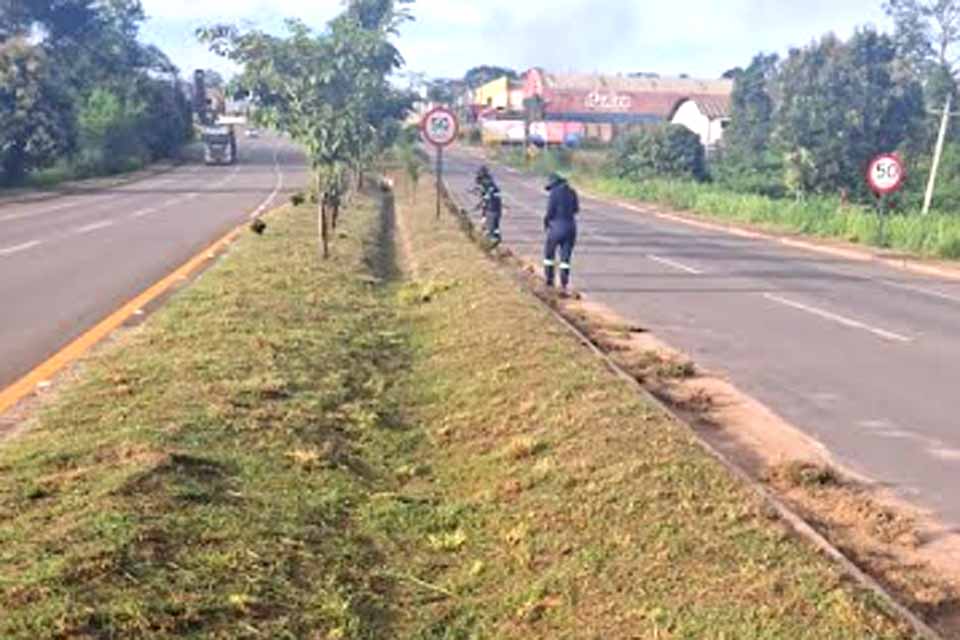 Semosp segue com limpeza e manutenção de vias