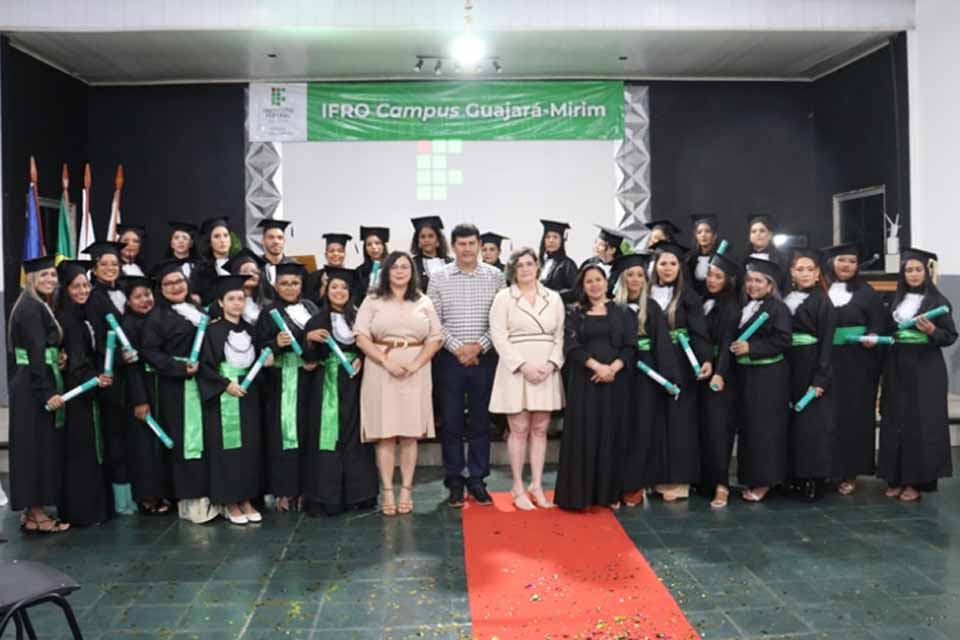 Campus Guajará-Mirim realiza cerimônia de certificação para formandos do Curso Técnico em Enfermagem
